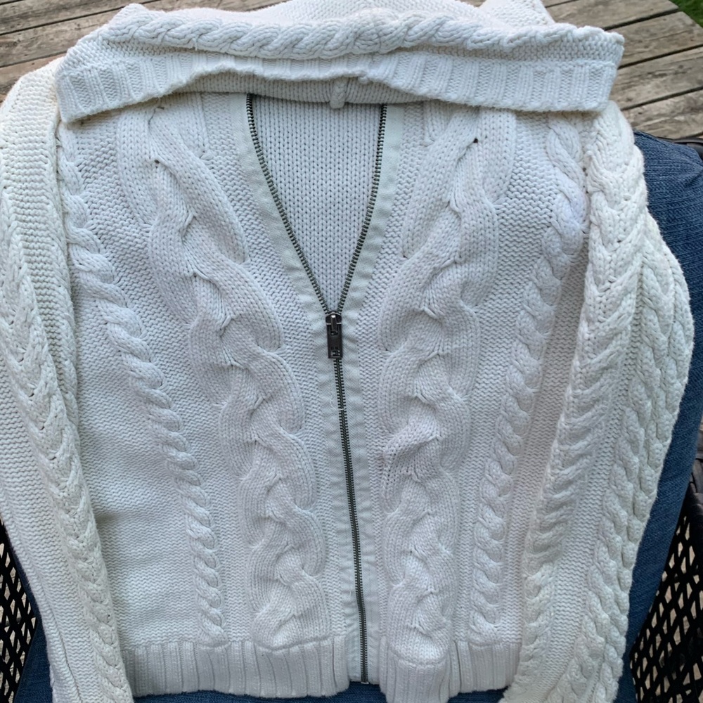 ❤️ABSOLUTELY PERFECT CABLE KNIT ZIPPERED SWEATER IN SIZE LARGE❤️